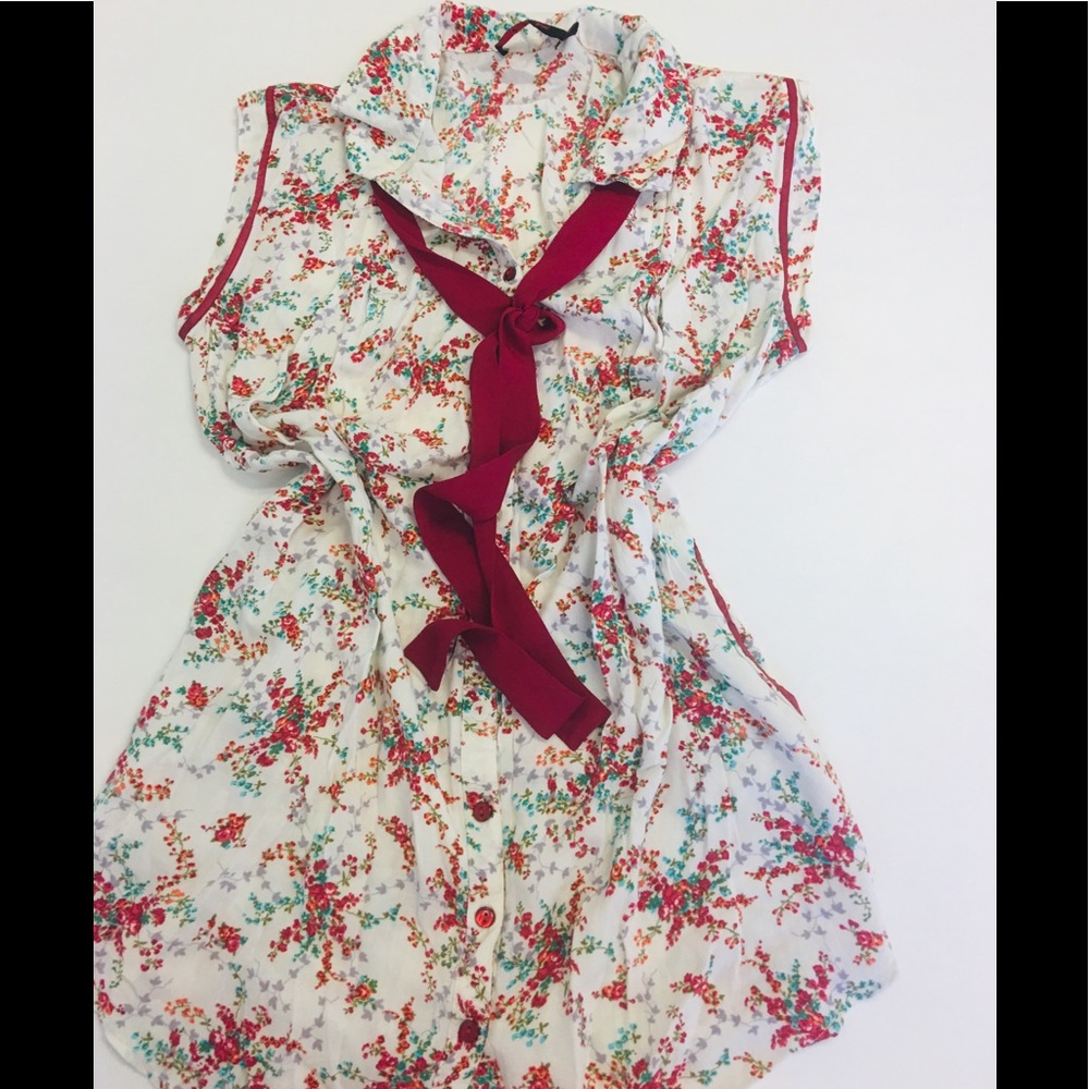 Super  Feminine Cap Sleeve Shirt Dress. W/ Pockets